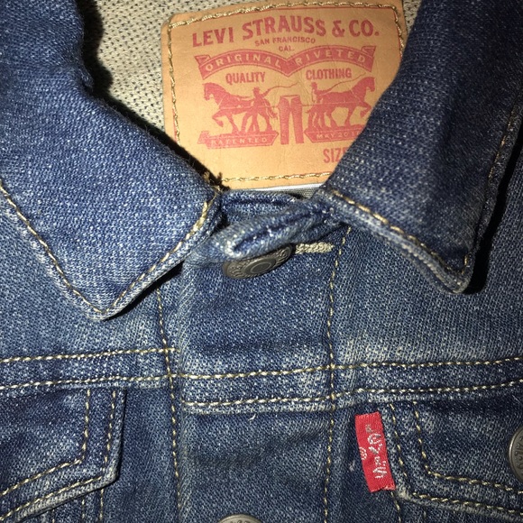 Levi’s jacket - Picture 2 of 3